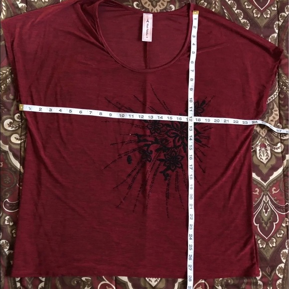Mode Fabuleux women’s red/black beaded embellished short sleeve top Size 1X - Picture 4 of 6